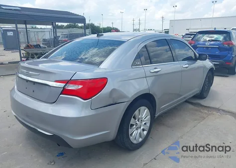 2014 Chrysler 200 Lx z USA, uszkodzony, nr VIN 1C3CCBAB0EN208331